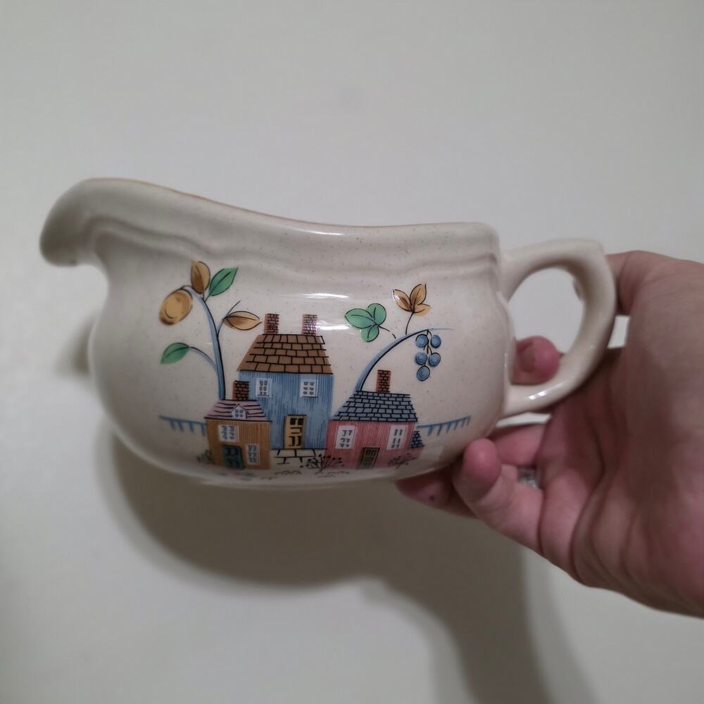 International China Heartland Stoneware Gravy Boat Dish #7774 Pattern
